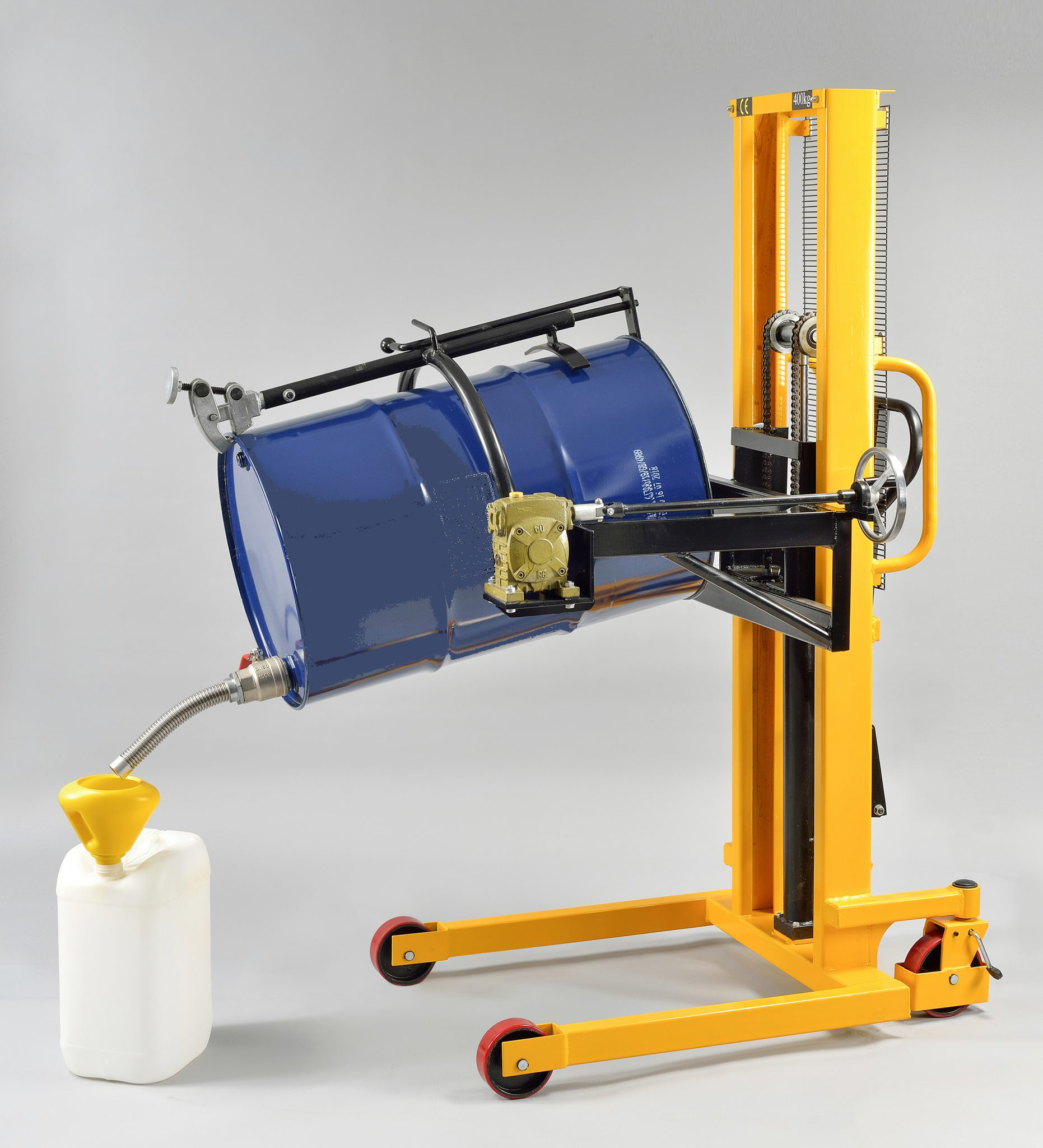 Sollevatore/trasportatore per fusti in ferro da 220lt. rotazione 120°  a manovella del fusto per spillaggio. portata 400kg altezza max di sollevamento 1350mm